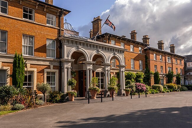 A Tale of Two Escapes: From Surrey's Royal Countryside to London's Sophisticated Heart