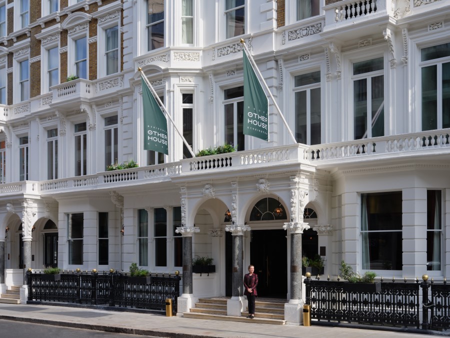 A Tale of Two Escapes: From Surrey's Royal Countryside to London's Sophisticated Heart