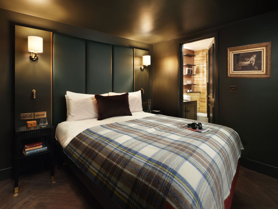 A Tale of Two Escapes: From Surrey's Royal Countryside to London's Sophisticated Heart