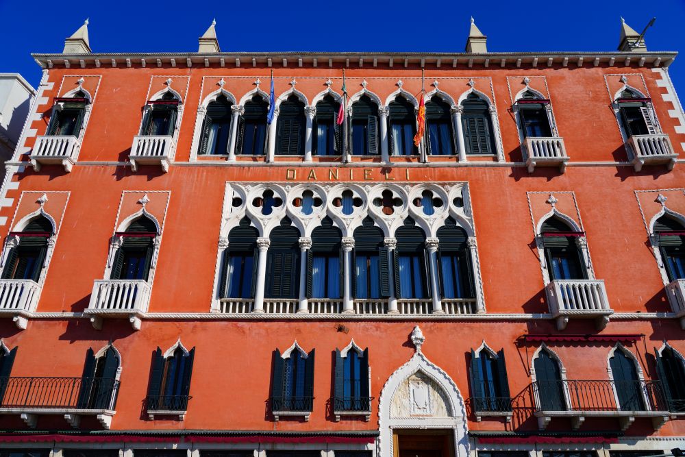 The World's Best 5-Star Hotel Concierge Services