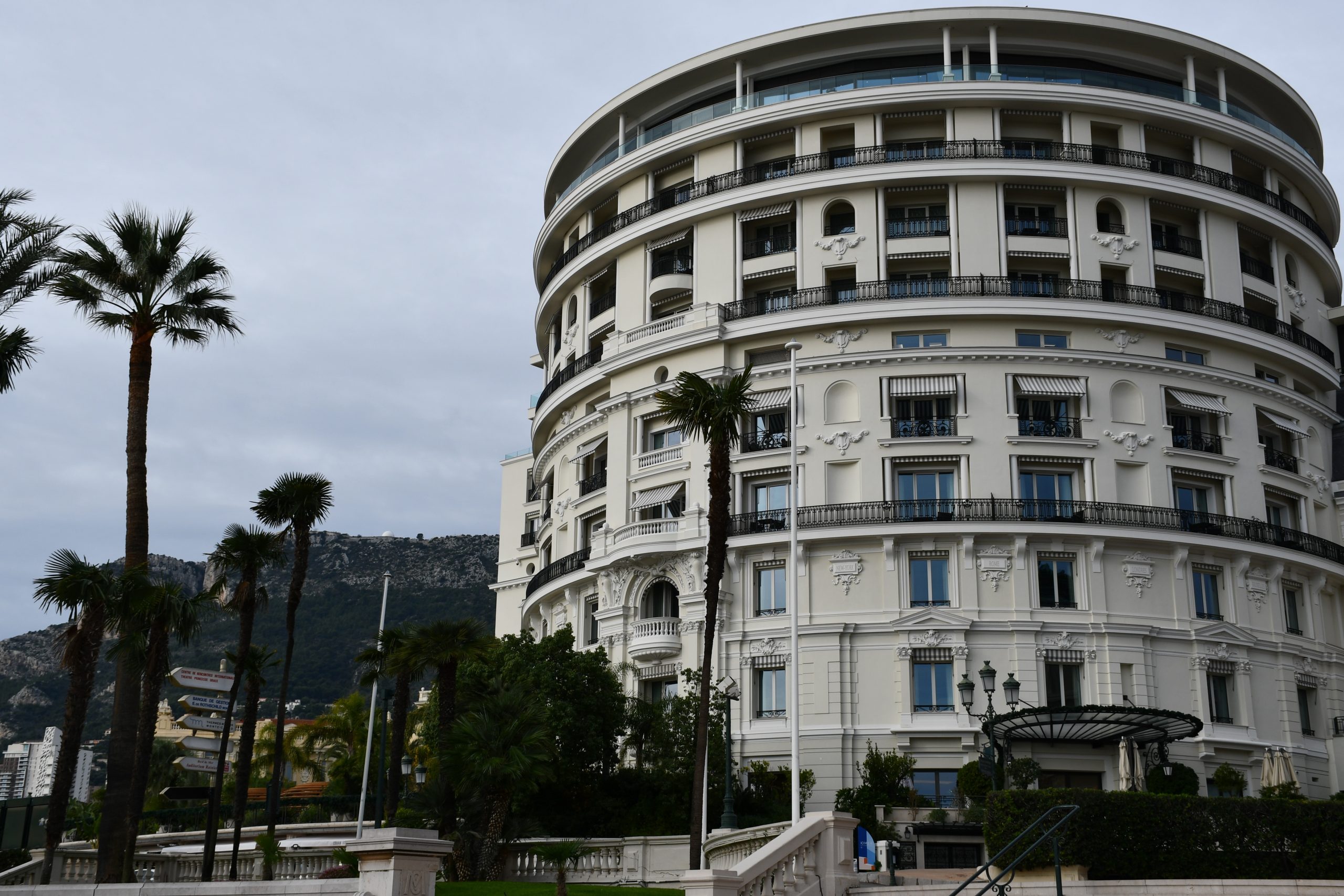 The World's Best 5-Star Hotel Concierge Services